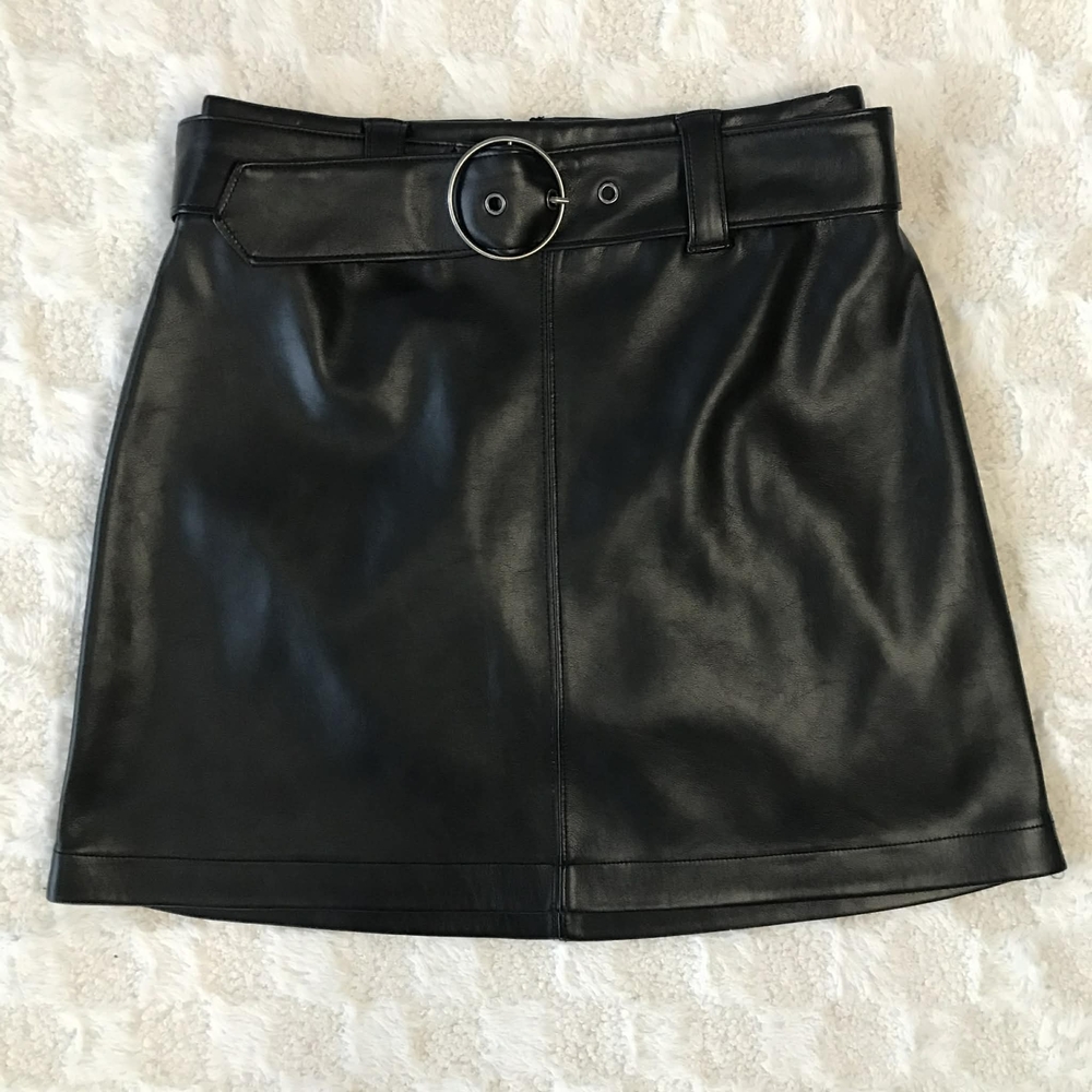 SO Black Faux Leather Mini Skirt with Ring Belt